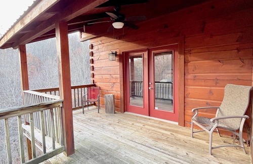 Tazewell Cabine | Pines Cabin on Norris Lake