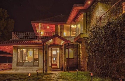 Kasauli Cottage | Pinewood Cottage 3BHK | Open Theatre | Valley View
