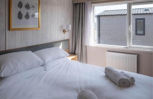 Wells-next-the-Sea Cabine | Pinewoods Lakeside Luxe no.2 - no dogs