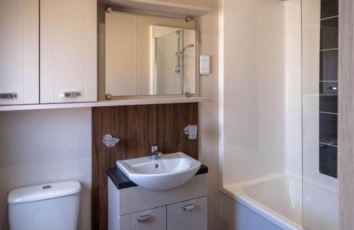 Wells-next-the-Sea Cabine | Pinewoods Lakeside Luxe no.2 - no dogs