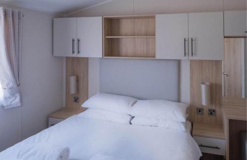 Wells-next-the-Sea Cabine | Pinewoods Park Style no.2 - sleeps 8 – no dogs