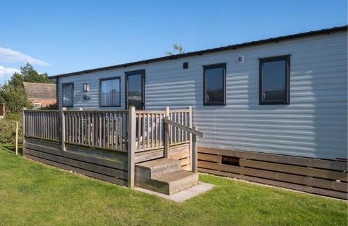 Wells-next-the-Sea Cabine | Pinewoods Park Style no.2 - sleeps 8 – no dogs