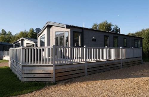 Wells-next-the-Sea Cabine | Pinewoods Saltmarsh Lodge sleeps 7 – no.3