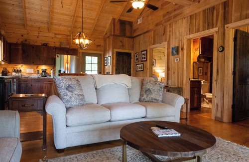 Talladega Cabine | Pinhoti Ridge Retreat Cabin 1, Pinhoti Path