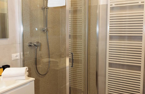 Sant'Ambrogio di Valpolicella Appartement | PINK APARTMENT between Lake Garda and Verona