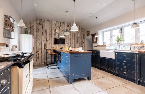 Chipping Campden Maison | Pinkney House - a cottage that sleeps 6 guests in 3 bedrooms