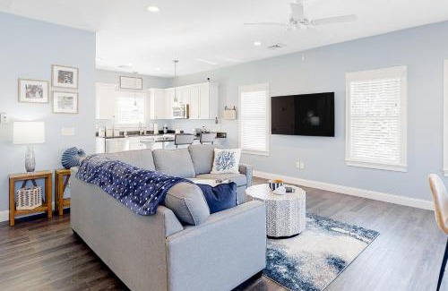 Arundel Appartement | Pinstripe Shell