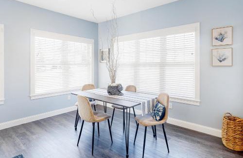 Arundel Appartement | Pinstripe Shell