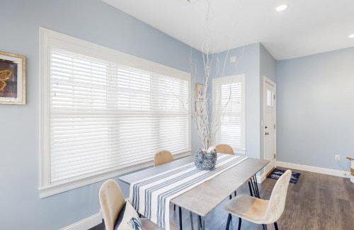 Arundel Appartement | Pinstripe Shell
