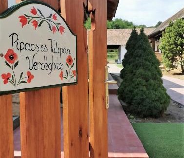 Bodony Maison | Pipacs és Tulipán Vendégház