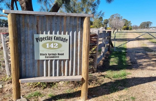 Eurunderee Maison | Pipeclay Cottage - Farmstay Vibes and Chic Design