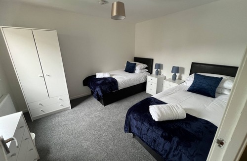 Glenrothes Maison | Piper Drive - sleeps 4 guests in 3 bedrooms