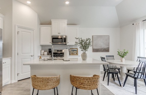Moore Maison | Piper Place | A Modern Stay in Moore