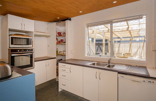 Whangamata Cottage | Palais Pipi - Whangamata Bach