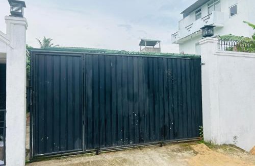 Boralesgamuwa Appartement | Pirivena Garden Resort - AC Units, Kitchen, Attached Bath Room, & WiFi