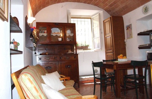 Pisa City Centre Maison | Belvilla by OYO Le Volte