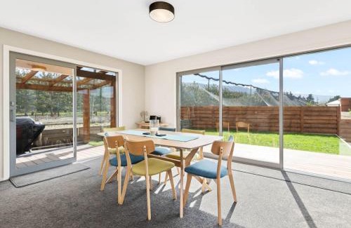 Cromwell Maison | Pisa View Paradise - Cromwell Holiday Home