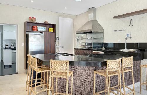 Enseada Appartement | Piscina Churrasqueira Suíte 200m do Mar AC