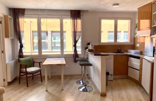 Terrassa Appartement | Piscina en Centro de Terrassa
