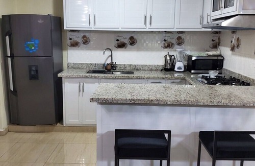 Bajos de Haina Appartement | Piscina Privada Grande, BBQ Alojamiento