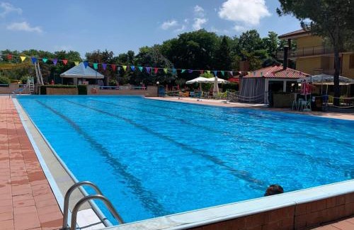 Santhia Lit Et Petit-Déjeuner | Piscina San Lorenzo