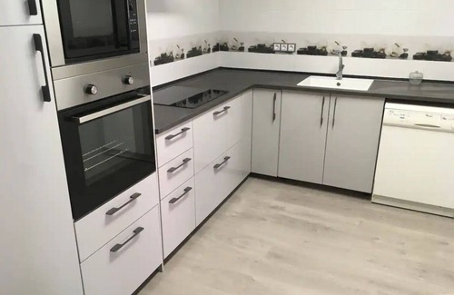 Romareda Appartement | Piso 4 Habitaciones UN Baño Wifi
