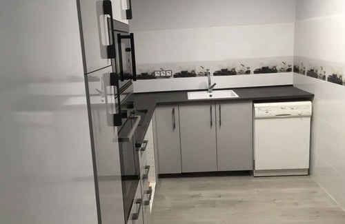 Romareda Appartement | Piso 4 Habitaciones UN Baño Wifi