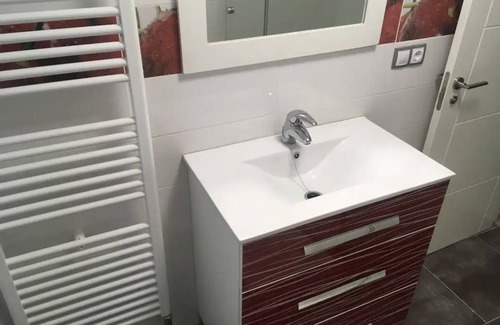 Romareda Appartement | Piso 4 Habitaciones UN Baño Wifi