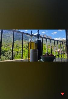 Monistrol de Montserrat Appartement | piso con desayuno incluido y vistas a la montaña.
