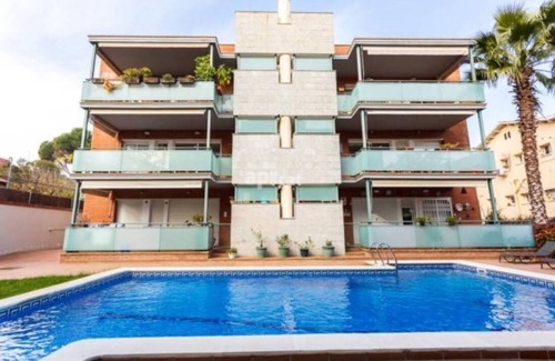 Sant Cugat del Valles Appartement | Piso con Piscina Para 5 Personas