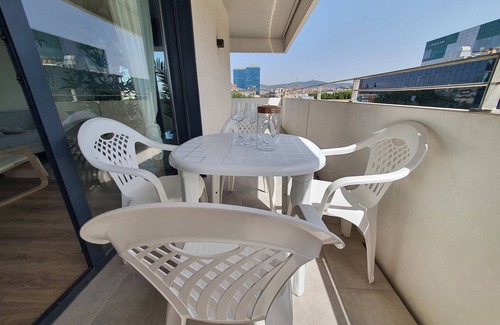 La Marina del Prat Vermell Appartement | Piso Moderno 4 Dormitorios con Piscina, , Gimnasio, Sala de Yoga y Parking