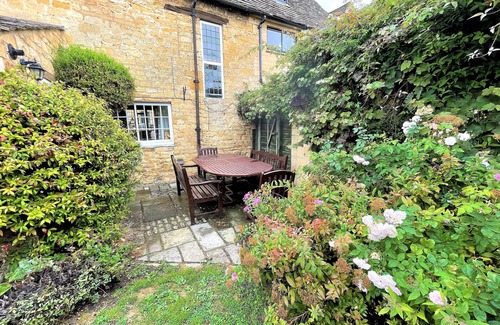 Chipping Campden Maison | Pitchers est une maison en pierre de Cotswold de 11e année au centre de Chipping Campden.