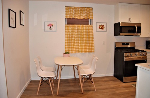 East Liberty Appartement | Pittsburgh Delight - Cozy 2B/1B Apt w/ Private Parking, Second Floor Unit