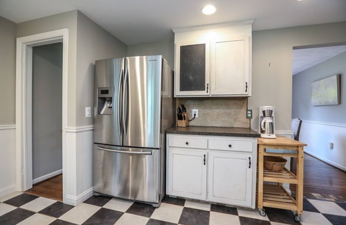 Pittsford Maison | Pittsford Village Home. Walk to Everything Restaurants, boutiques, Canal Trail, YMCA