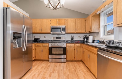 Fox Valley Maison | Plainfield FHS Rental