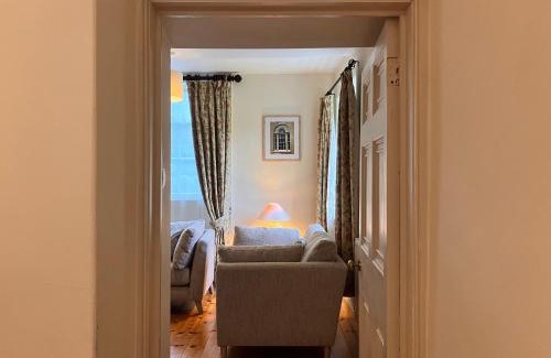 Graigfechan Maison | Plas yn Yale with mountain views from all windows