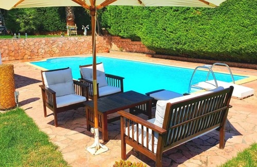 Paralia Porovitsis Villa | Platanos Estate