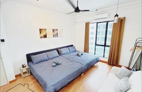 Taman Bukit Mewah Appartement | Platino 13 Pax, Mins away from Paradigm & Legoland