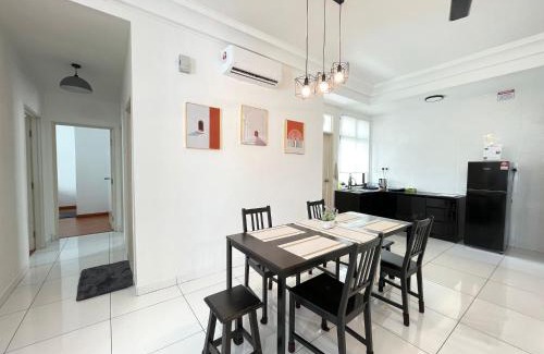 Taman Bukit Mewah Appartement | Platino 13 Pax, Mins away from Paradigm & Legoland