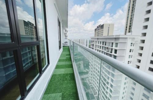 Taman Bukit Mewah Appartement | Platino 13 Pax, Mins away from Paradigm & Legoland