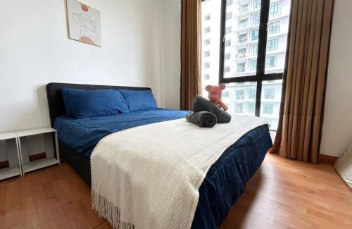 Taman Bukit Mewah Appartement | Platino 13 Pax, Mins away from Paradigm & Legoland