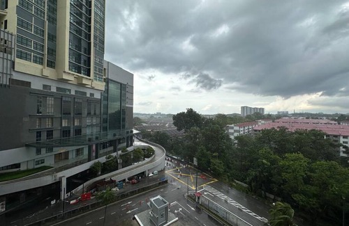 Taman Bukit Mewah Appartement | Platino 2BR ParadigmMall Netflix By STAY