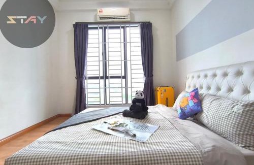 Taman Bukit Mewah Appartement | Platino Warm and Stylish 10Pax Netflix By STAY