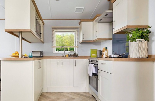 Aberystwyth Maison | Platinum 2 Bed Caravan with Hot Tub No Pets Slp 4
