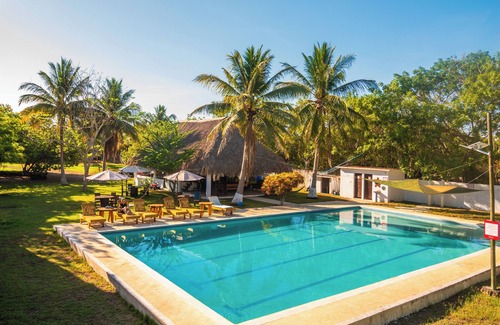 Monterrico Chalet De Ski | Playa Bambú - Entire house for 16-32 people with pool near the sea.