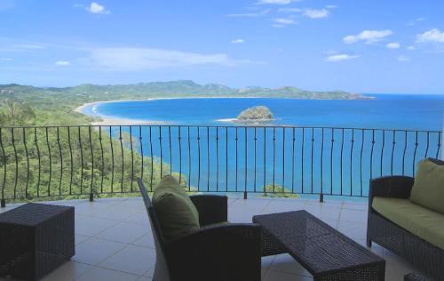 Playa Flamingo Maison | Playa Flamingo - 2 BR condo with great ocean views - FLAMINGO TOWERS 25