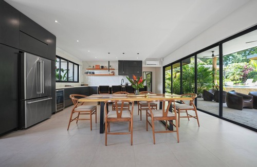 Playa Grande Maison | Playa Grande Luxury 5-bedroom estate with expansive saltwater pool/Golf Cart