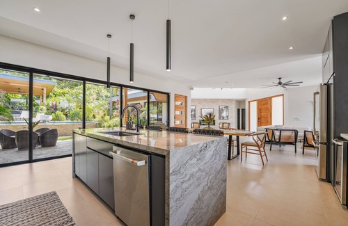 Playa Grande Maison | Playa Grande Luxury 5-bedroom estate with expansive saltwater pool/Golf Cart