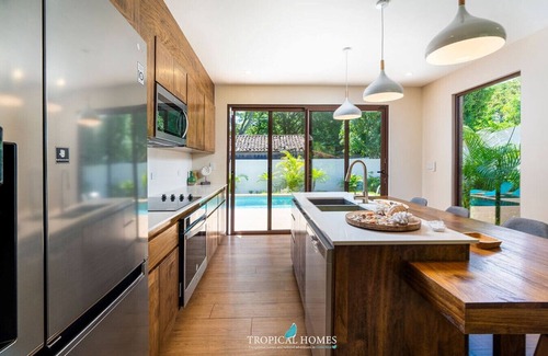 Potrero Chalet De Ski | Playa Potrero: unique NEW modern house with private pool - Casa Coralis
