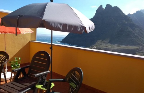 Punta del Hidalgo Maison | PLAYA Y MONTAÑA: NATURALEZA Y ARMONÍA
